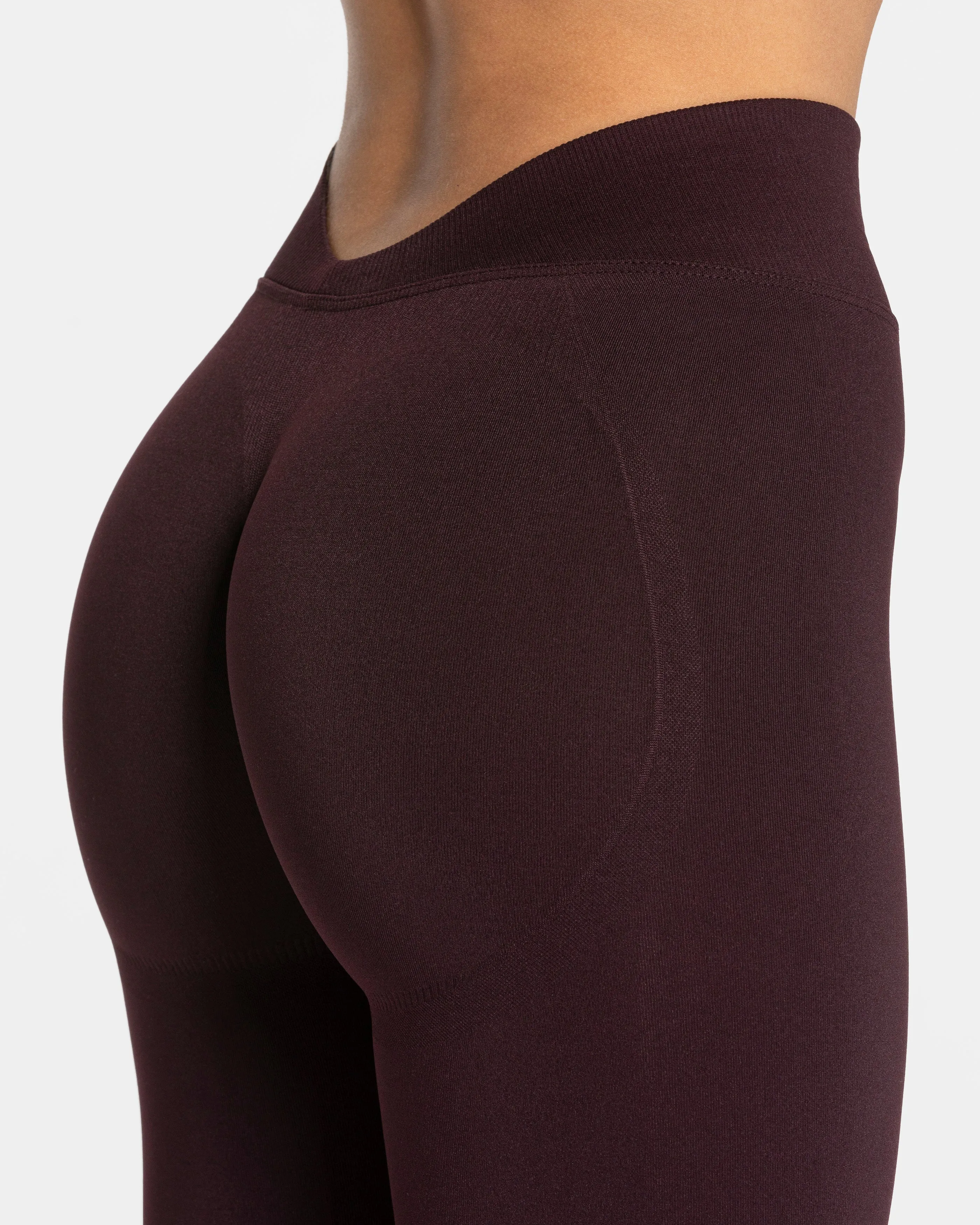 Essence V-Back Covert Scrunch Leggings "Merlot"