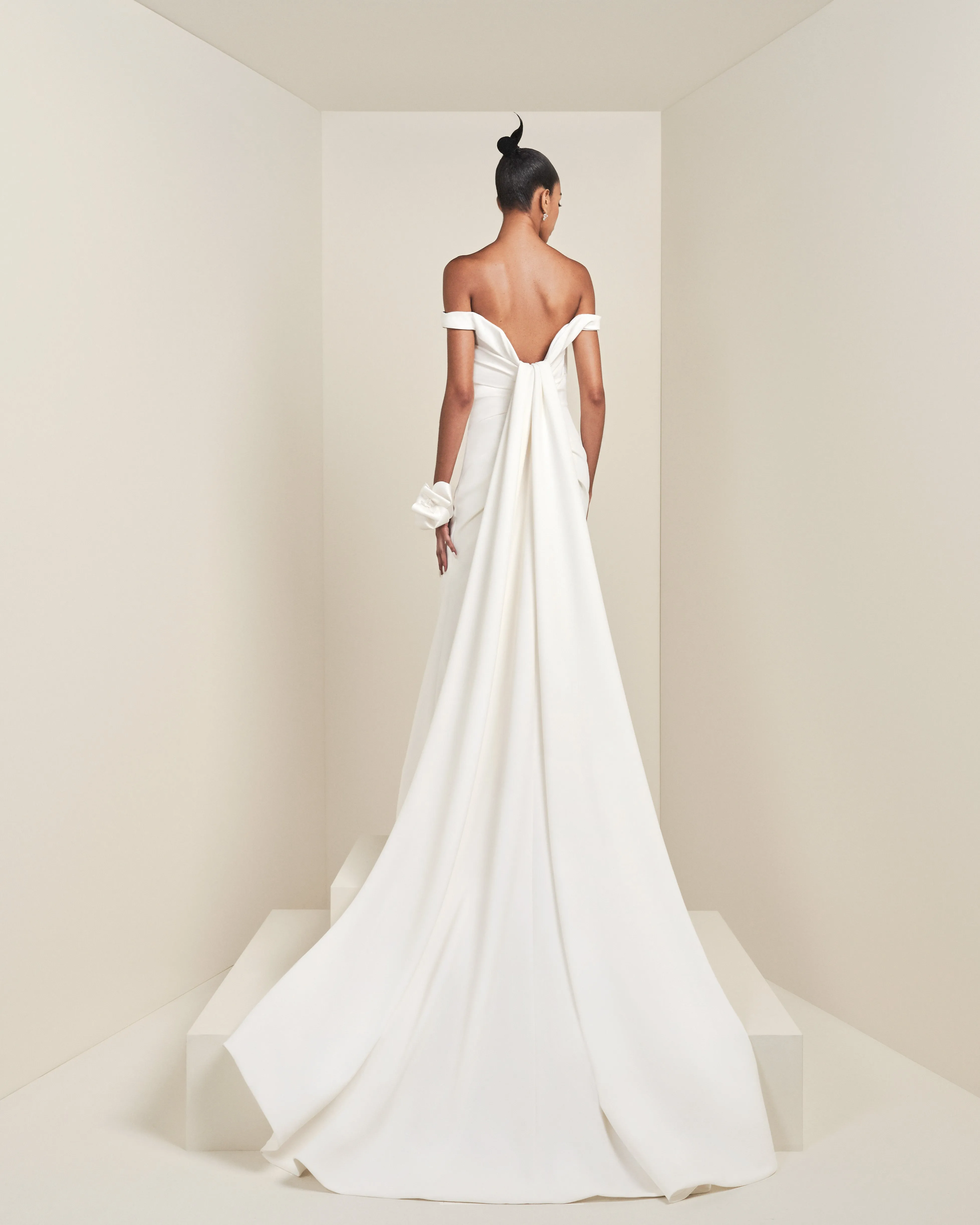 VRM417 – OFF-SHOULDER ROMANTIC DRAPE MERMAID